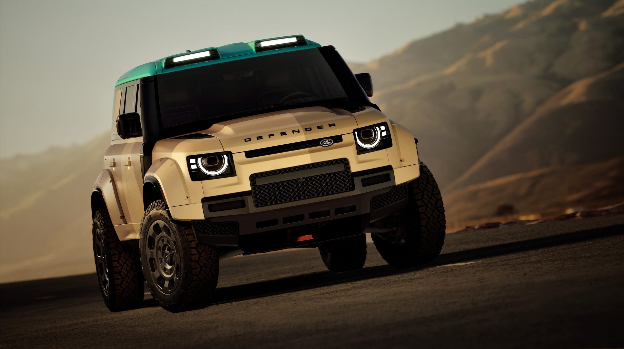 DEFENDER_Dakar_Reveal_14082026_1_cropped-scaled